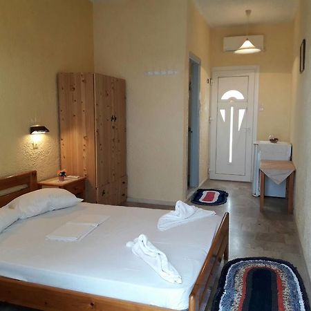 Hotel Kamari Massouri Extérieur photo
