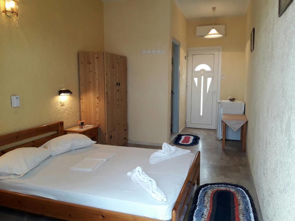 Hotel Kamari Massouri Extérieur photo