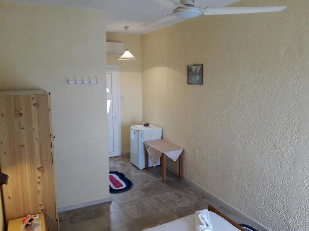Hotel Kamari Massouri Extérieur photo