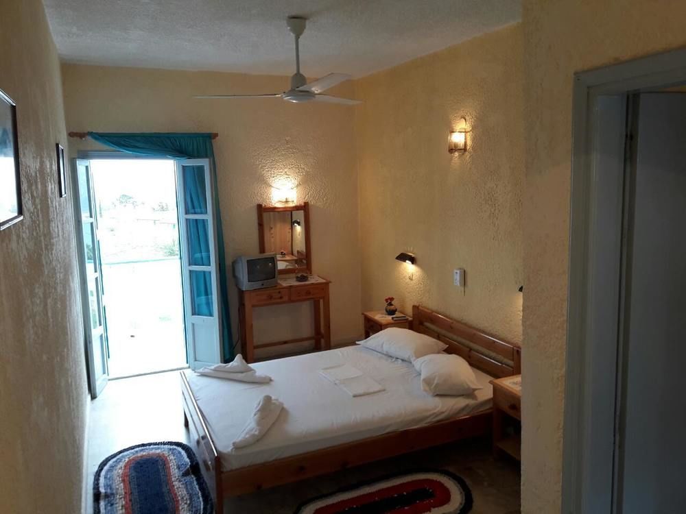 Hotel Kamari Massouri Extérieur photo